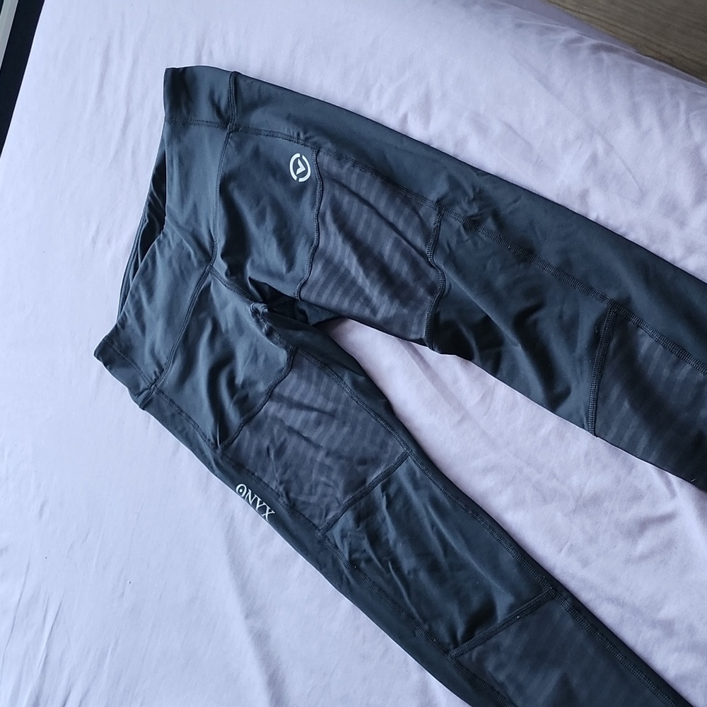 VIRUS Onyx Leggings